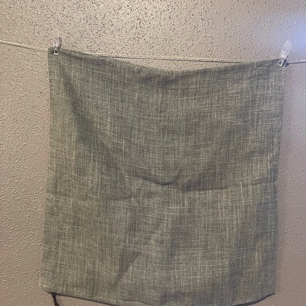 Pottery Barn Belgian Linen Pillow Cover in Hunter